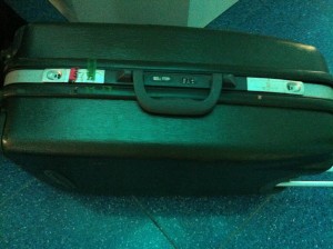 羽田空港内でスーツケースTSAロック鍵無くして鍵開け
