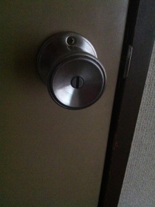 トイレ室内錠ドアノブ鍵故障鍵開け交換