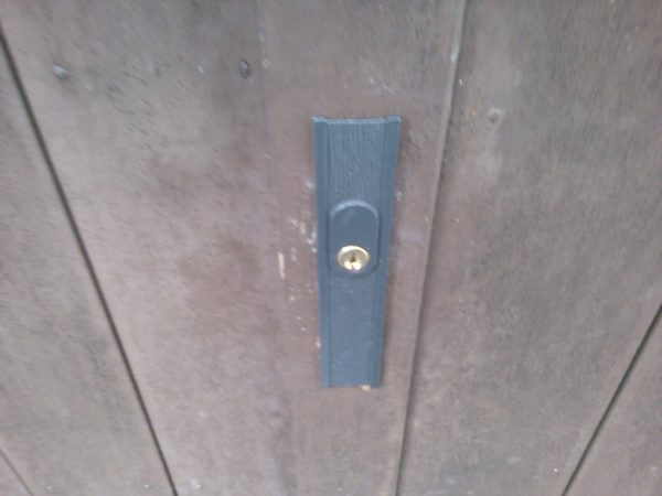 門扉木製引戸鍵取付