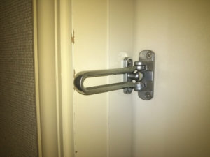 ドアガード、ドアアーム故障で交換